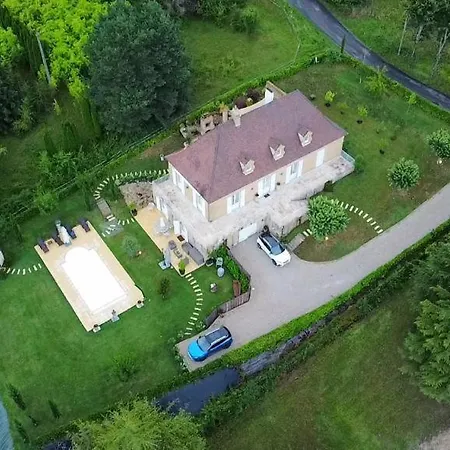 Amity. Exclusive Poolside Garden